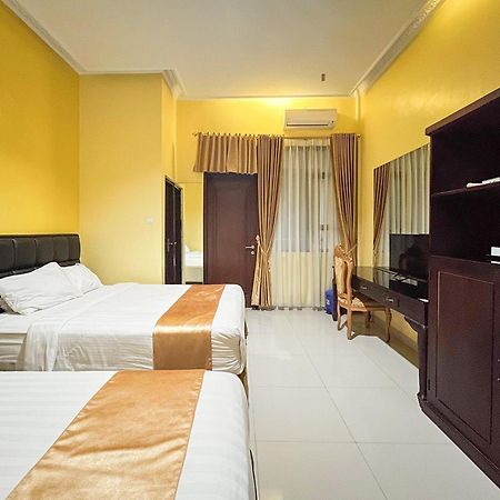 Kartika Hotel Syariah Pacitan Mitra Reddoorz 外观 照片