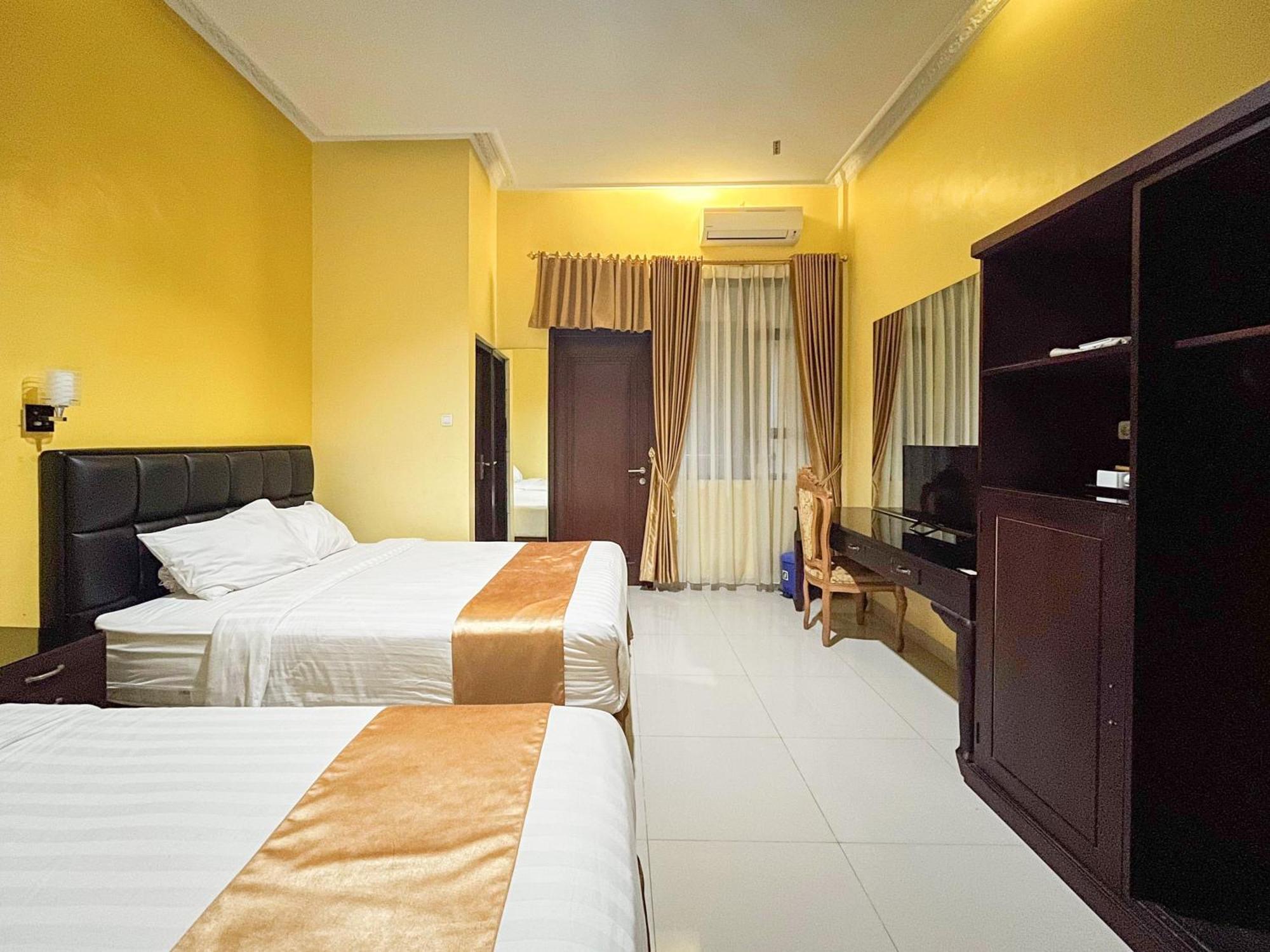 Kartika Hotel Syariah Pacitan Mitra Reddoorz 外观 照片