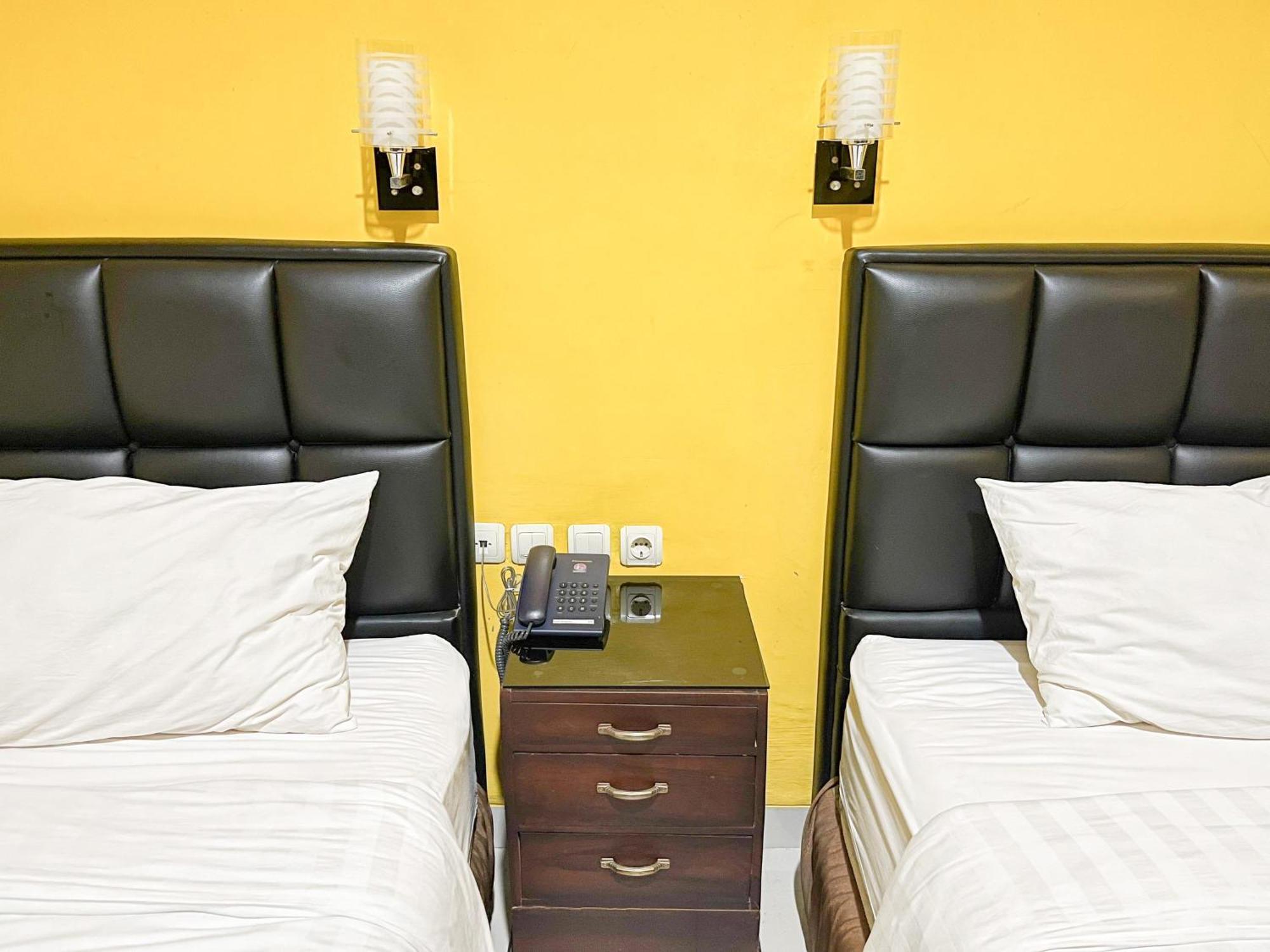 Kartika Hotel Syariah Pacitan Mitra Reddoorz 外观 照片
