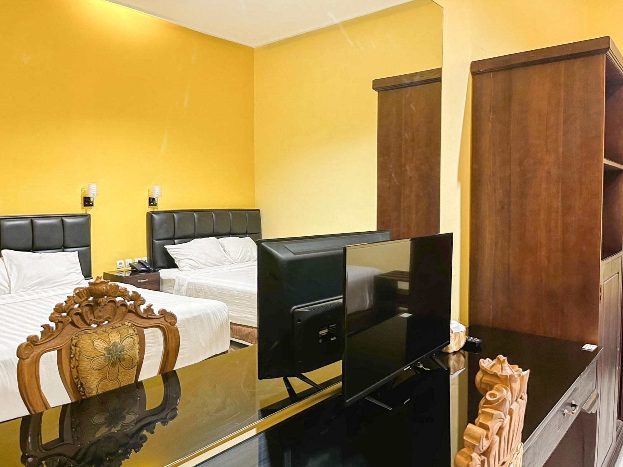 Kartika Hotel Syariah Pacitan Mitra Reddoorz 外观 照片