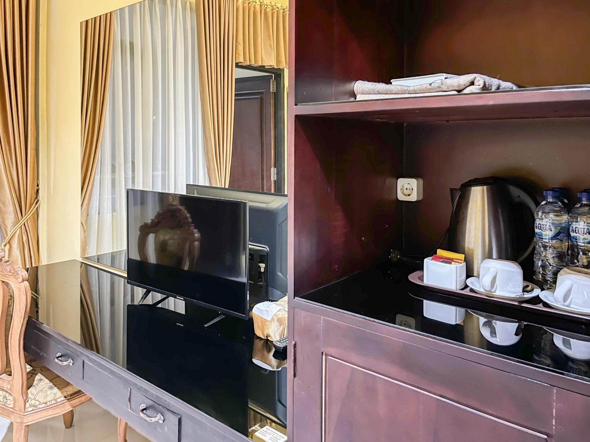 Kartika Hotel Syariah Pacitan Mitra Reddoorz 外观 照片