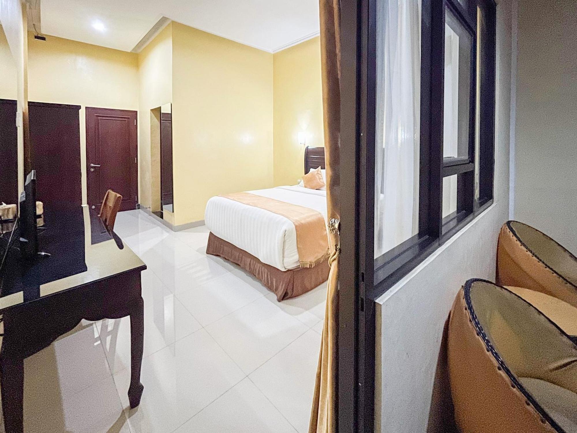Kartika Hotel Syariah Pacitan Mitra Reddoorz 外观 照片