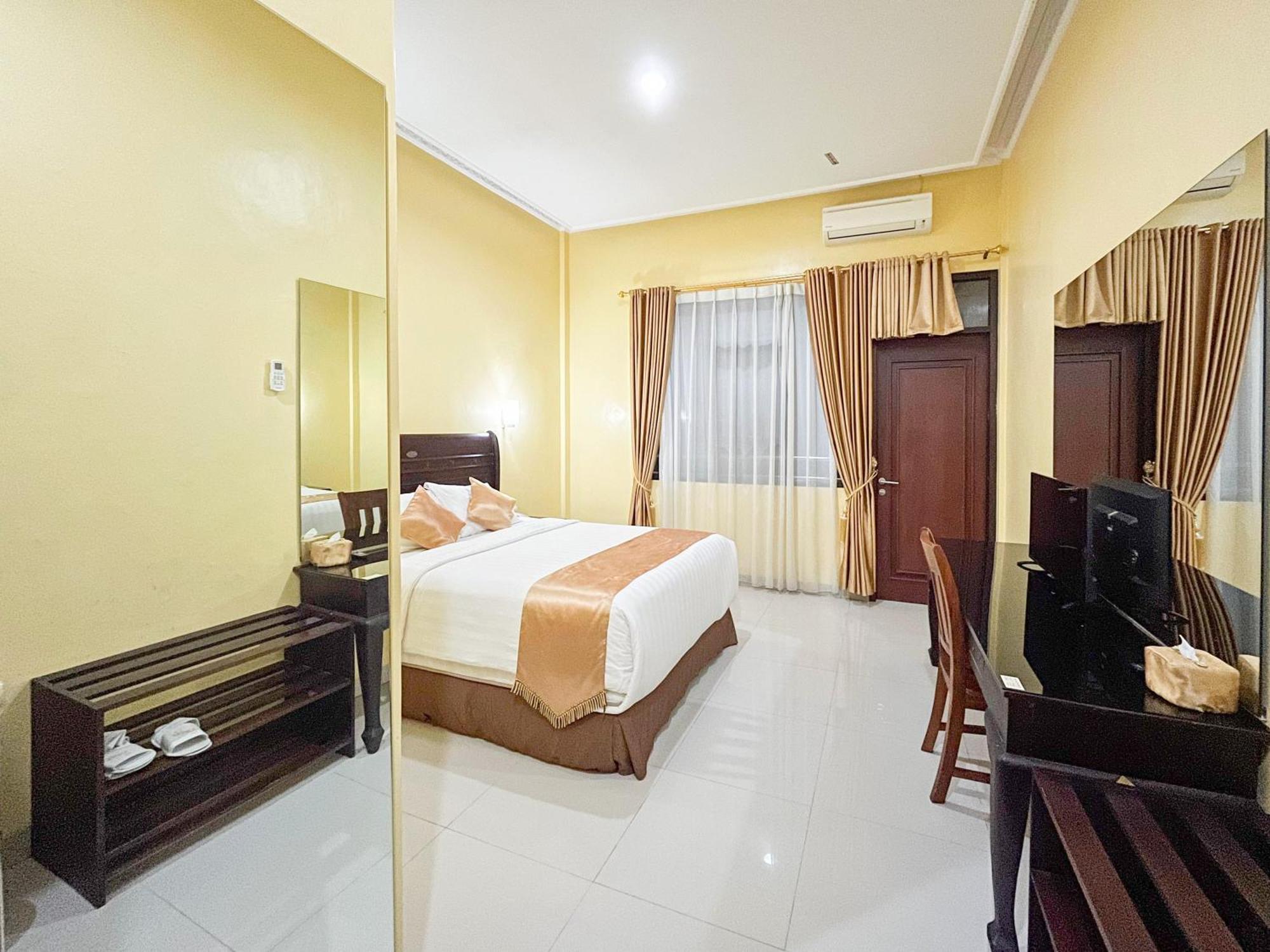 Kartika Hotel Syariah Pacitan Mitra Reddoorz 外观 照片
