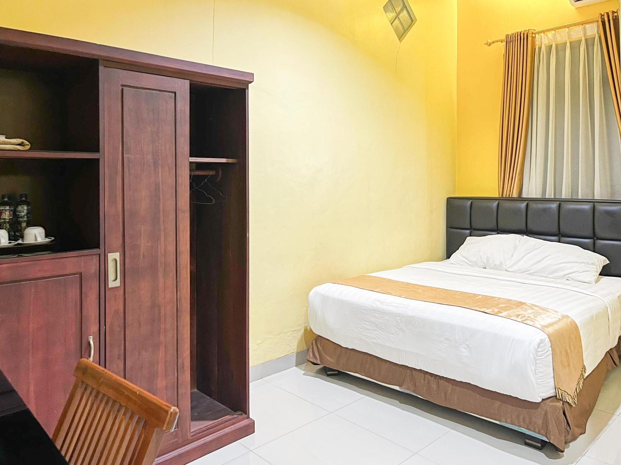 Kartika Hotel Syariah Pacitan Mitra Reddoorz 外观 照片
