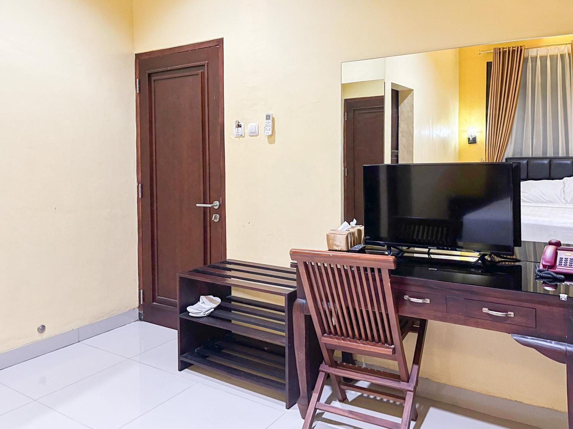 Kartika Hotel Syariah Pacitan Mitra Reddoorz 外观 照片