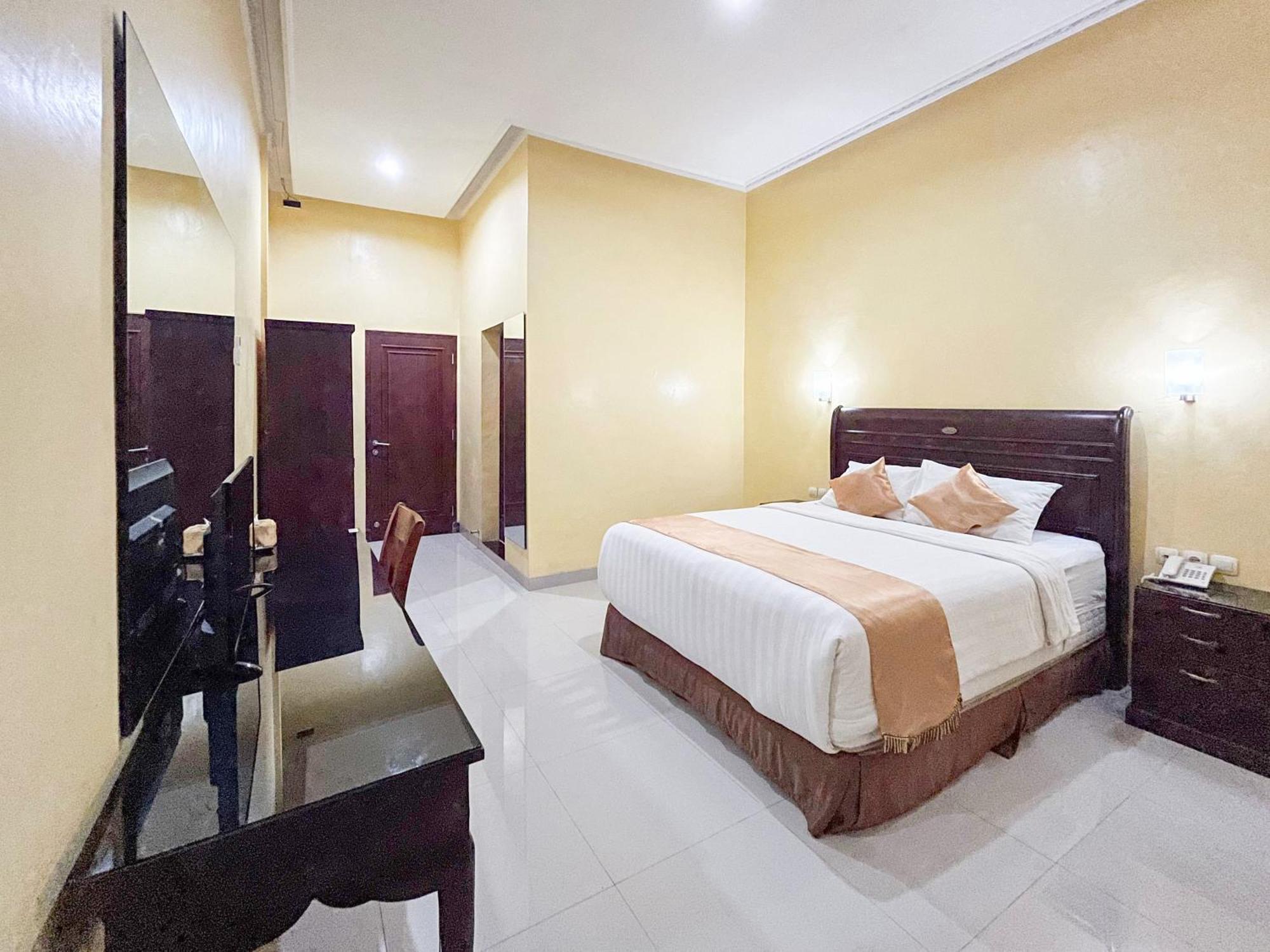Kartika Hotel Syariah Pacitan Mitra Reddoorz 外观 照片