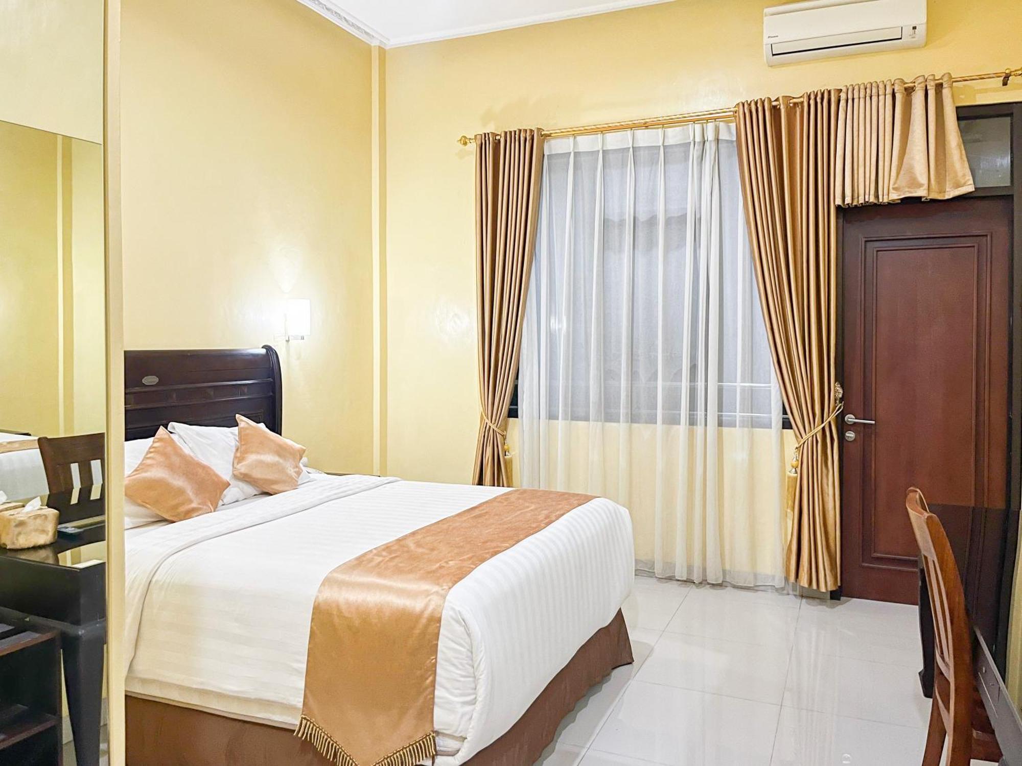 Kartika Hotel Syariah Pacitan Mitra Reddoorz 外观 照片