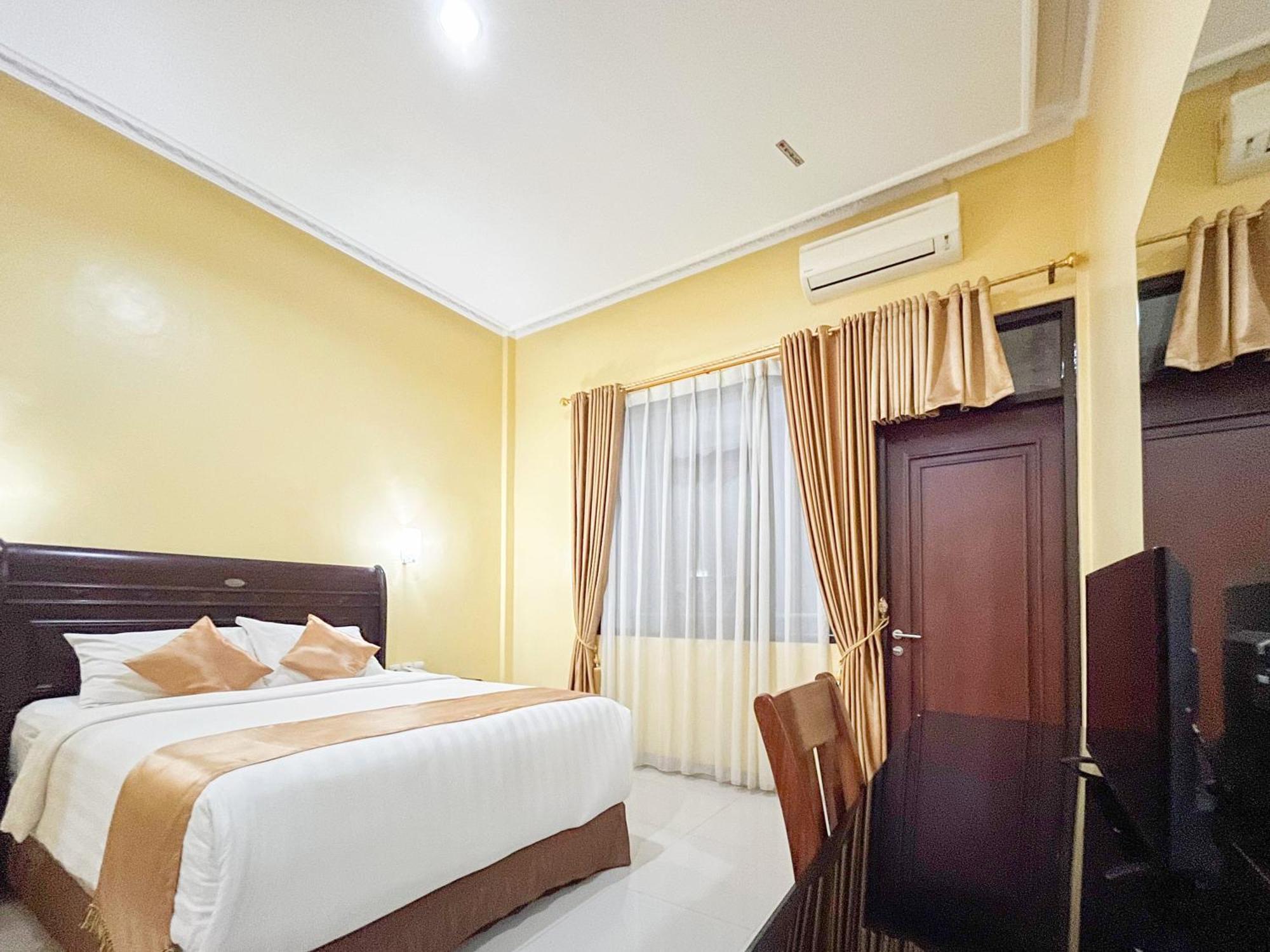 Kartika Hotel Syariah Pacitan Mitra Reddoorz 外观 照片