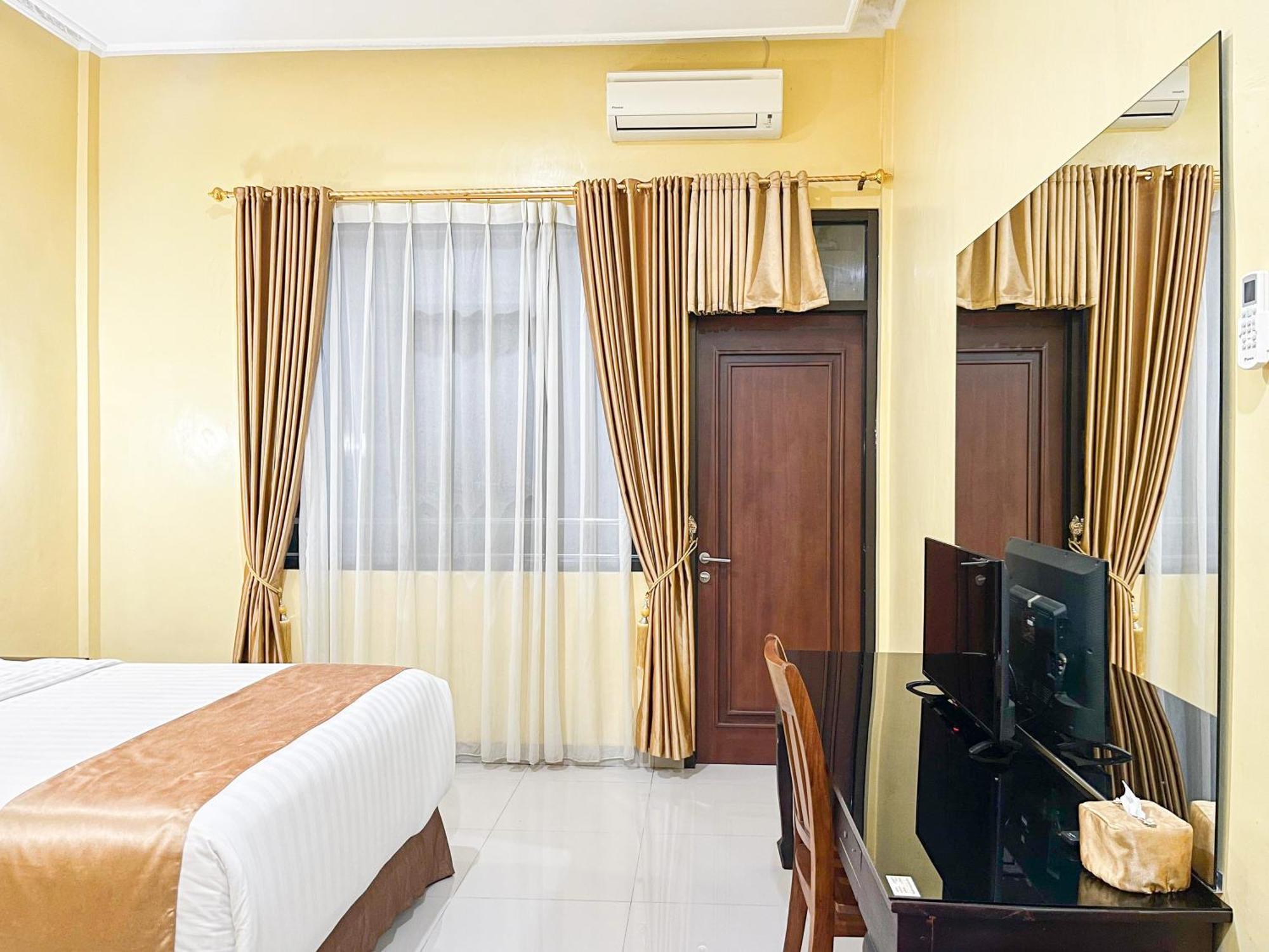 Kartika Hotel Syariah Pacitan Mitra Reddoorz 外观 照片