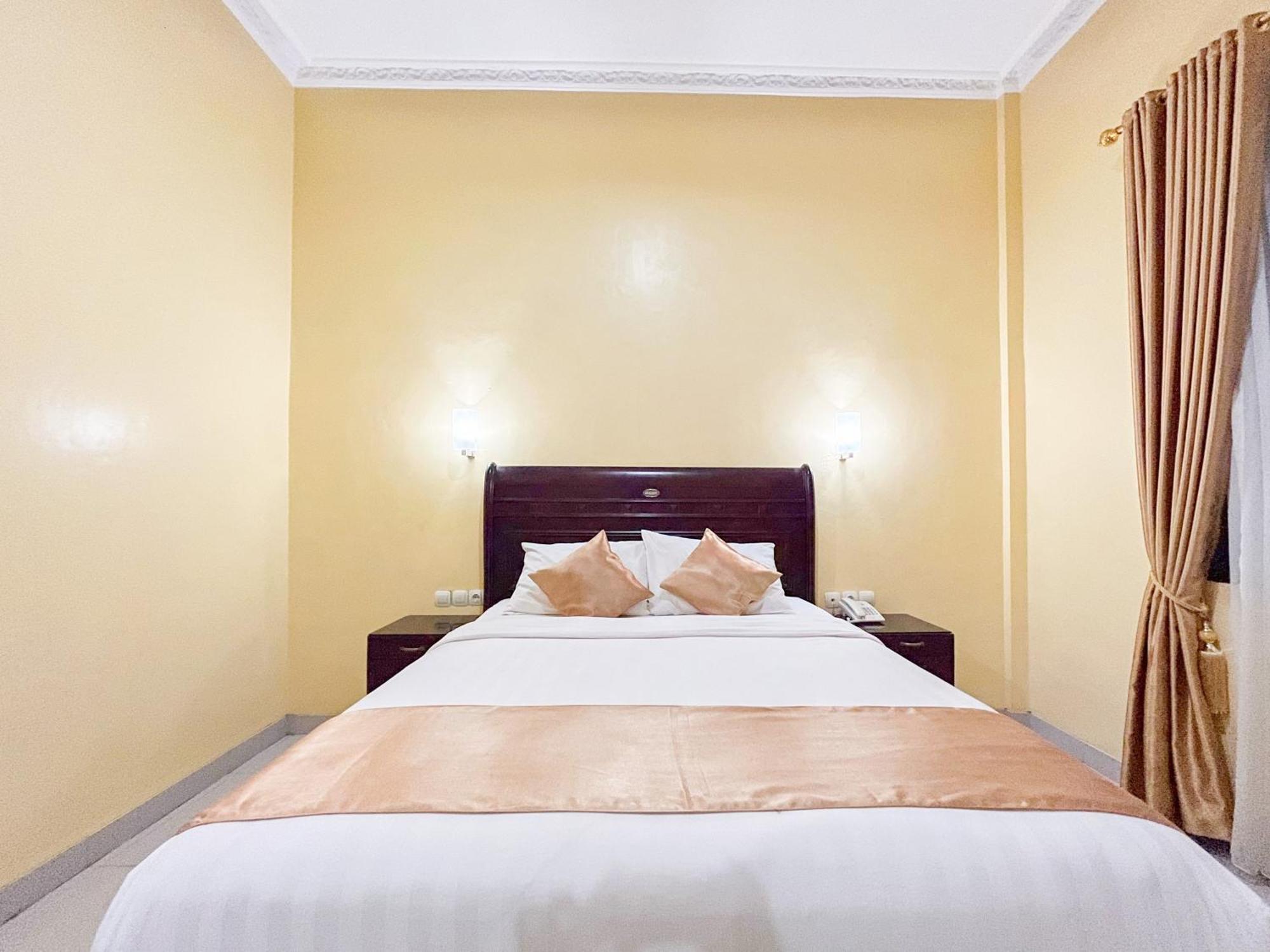 Kartika Hotel Syariah Pacitan Mitra Reddoorz 外观 照片