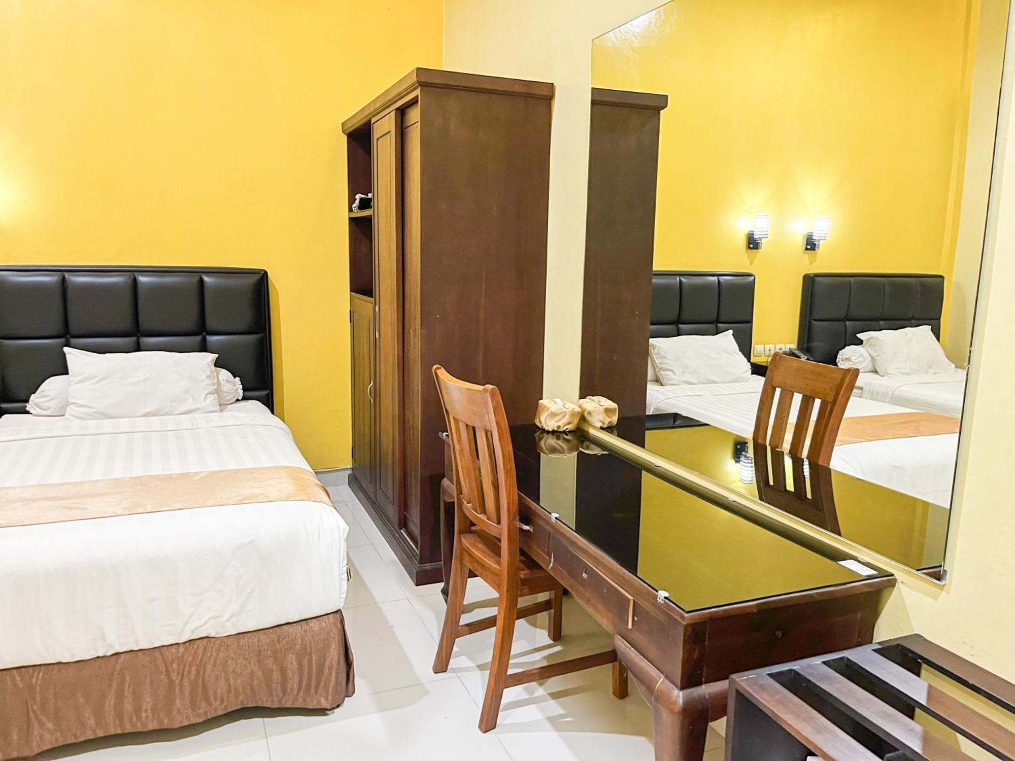 Kartika Hotel Syariah Pacitan Mitra Reddoorz 外观 照片