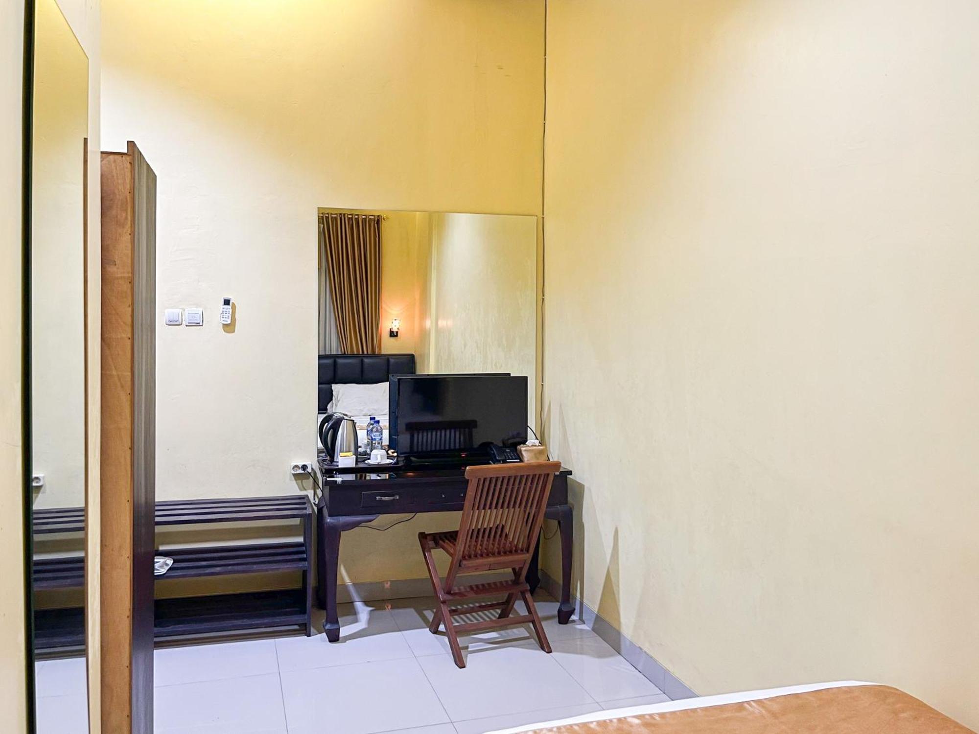 Kartika Hotel Syariah Pacitan Mitra Reddoorz 外观 照片