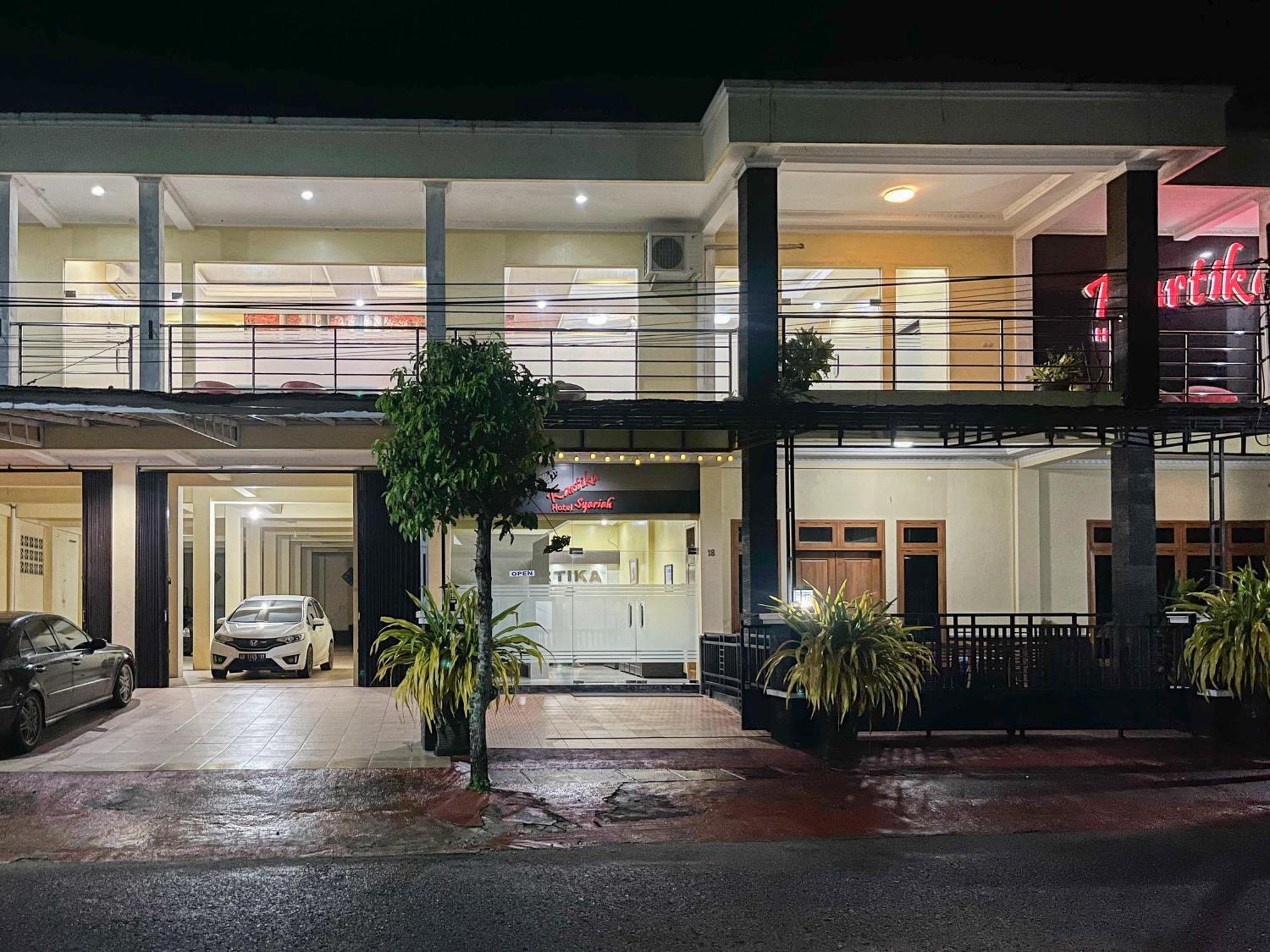 Kartika Hotel Syariah Pacitan Mitra Reddoorz 外观 照片