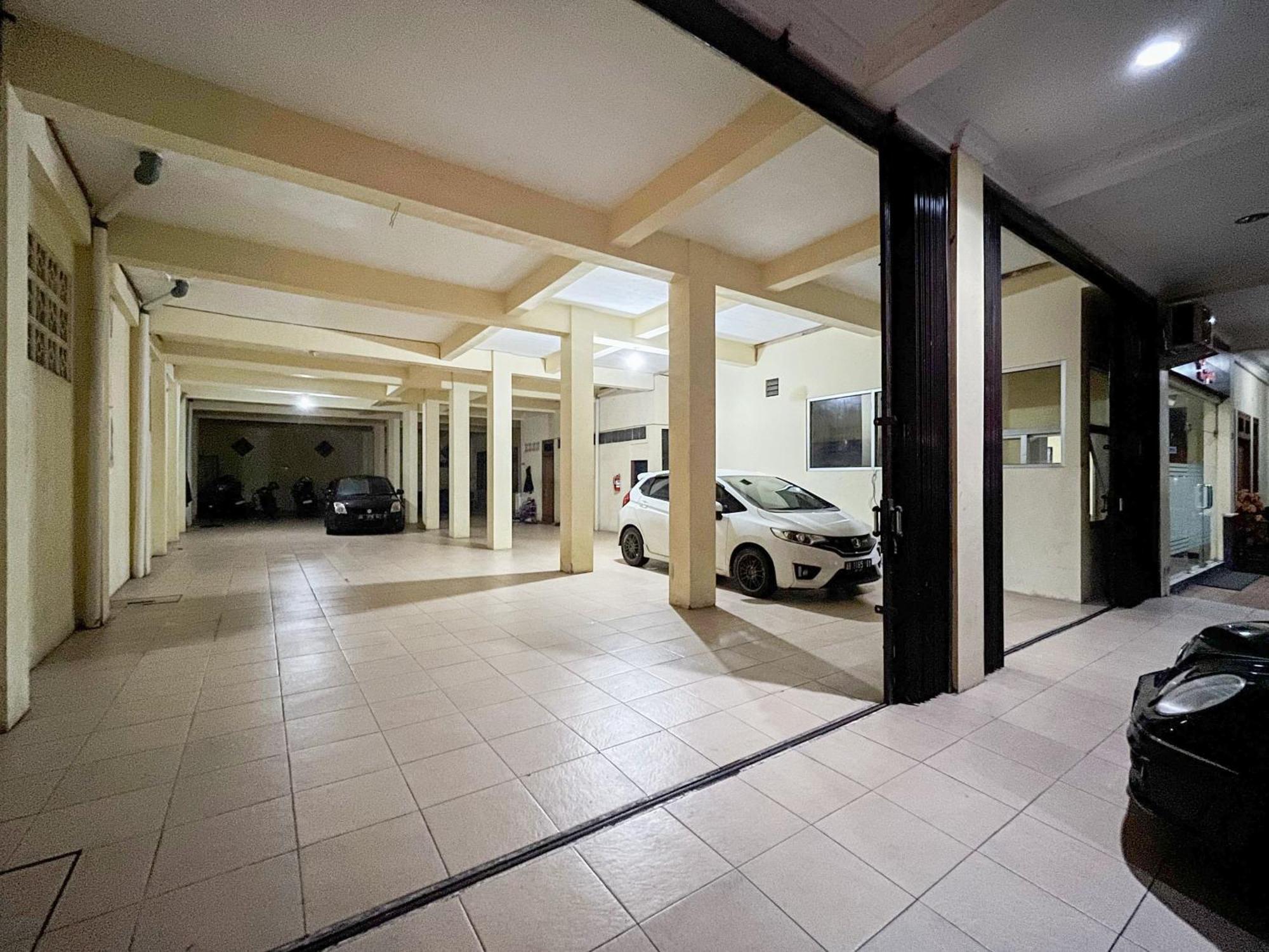 Kartika Hotel Syariah Pacitan Mitra Reddoorz 外观 照片