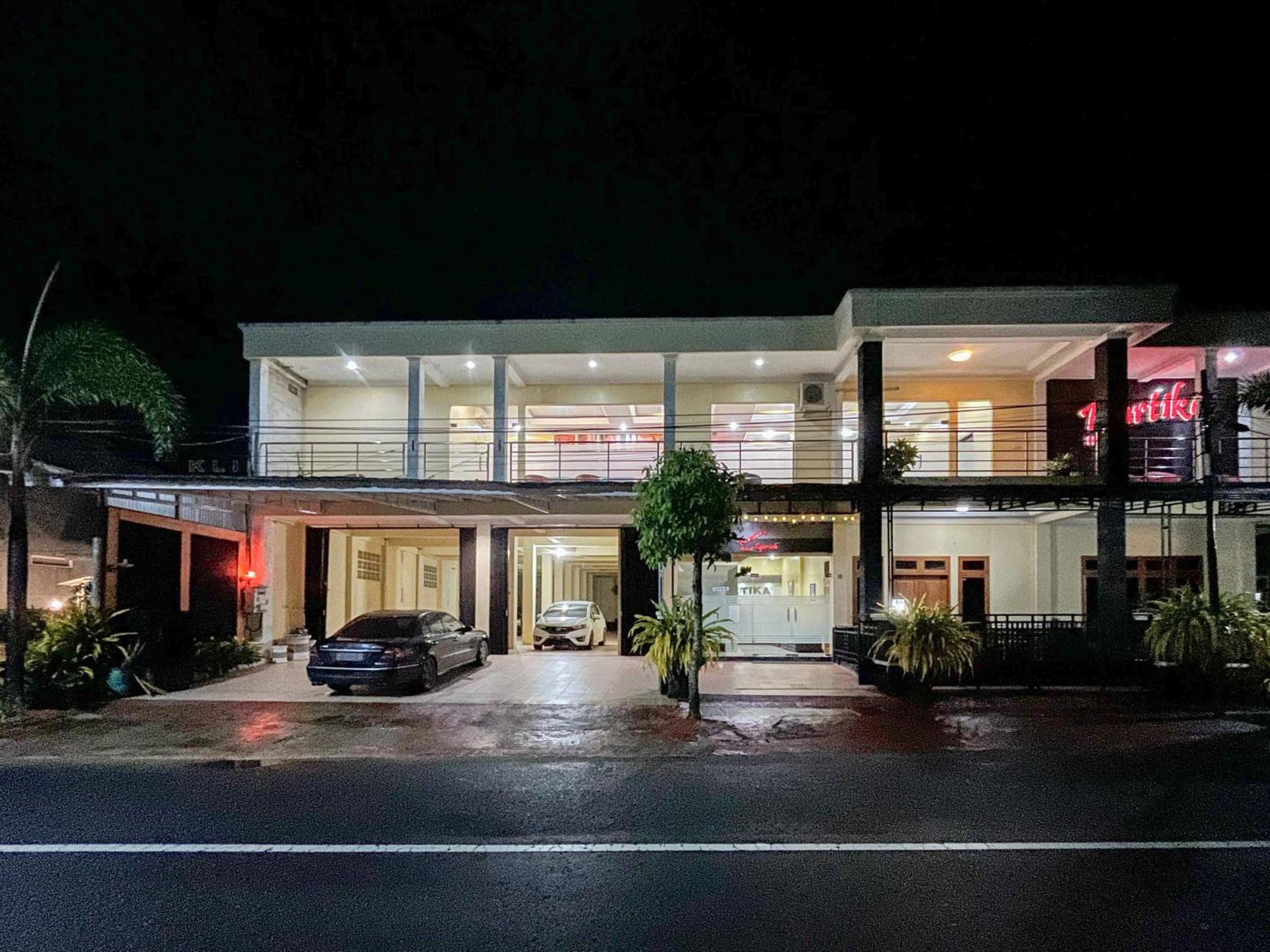 Kartika Hotel Syariah Pacitan Mitra Reddoorz 外观 照片
